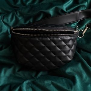 STEVE MADDEN FANNY PACK - USED ONCE